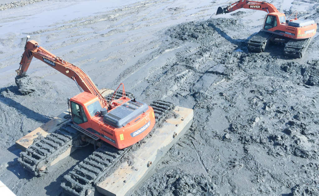 WHAT SIZE AMPHIBIOUS EXCAVATOR DO I NEED?