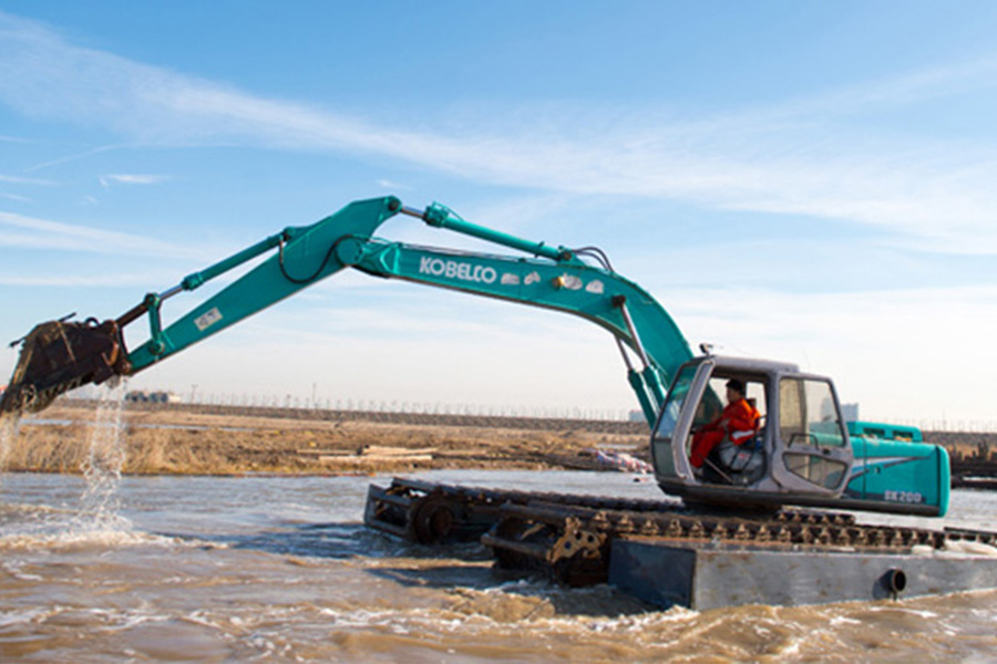why amphibious undercarriage is essential for wetland construction