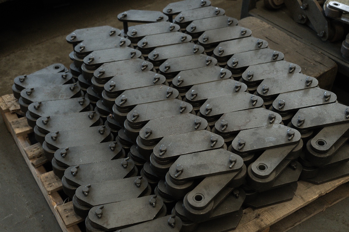 Chain and three-piece set