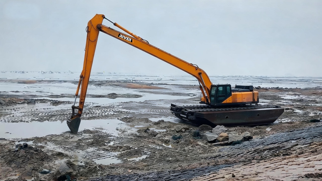 Amphibious excavators transform swampland